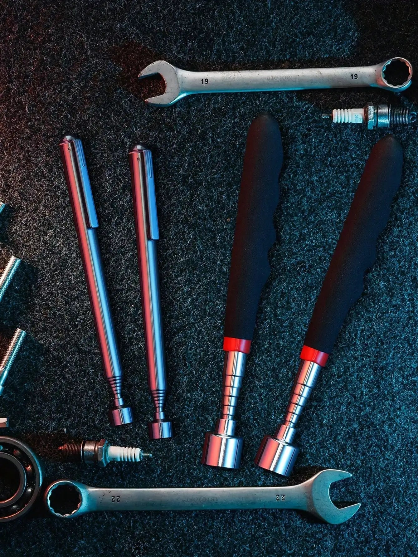 Telescopic Magnetic Pickup Tool with LED